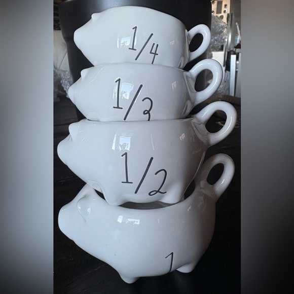Rae Dunn Farmhouse White Pig-Shaped Measuring Cups Set - Picture 1 of 3